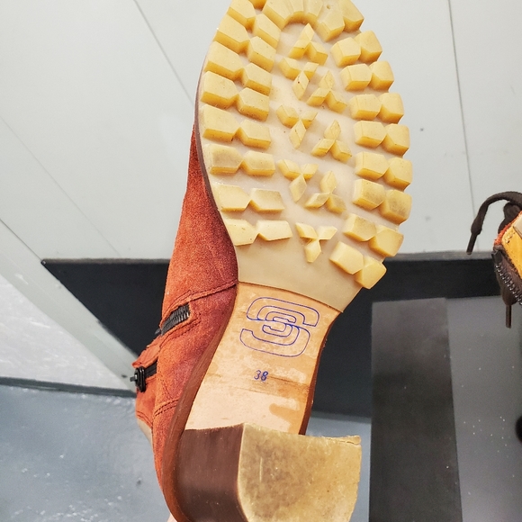 Woman boots - Picture 7 of 10